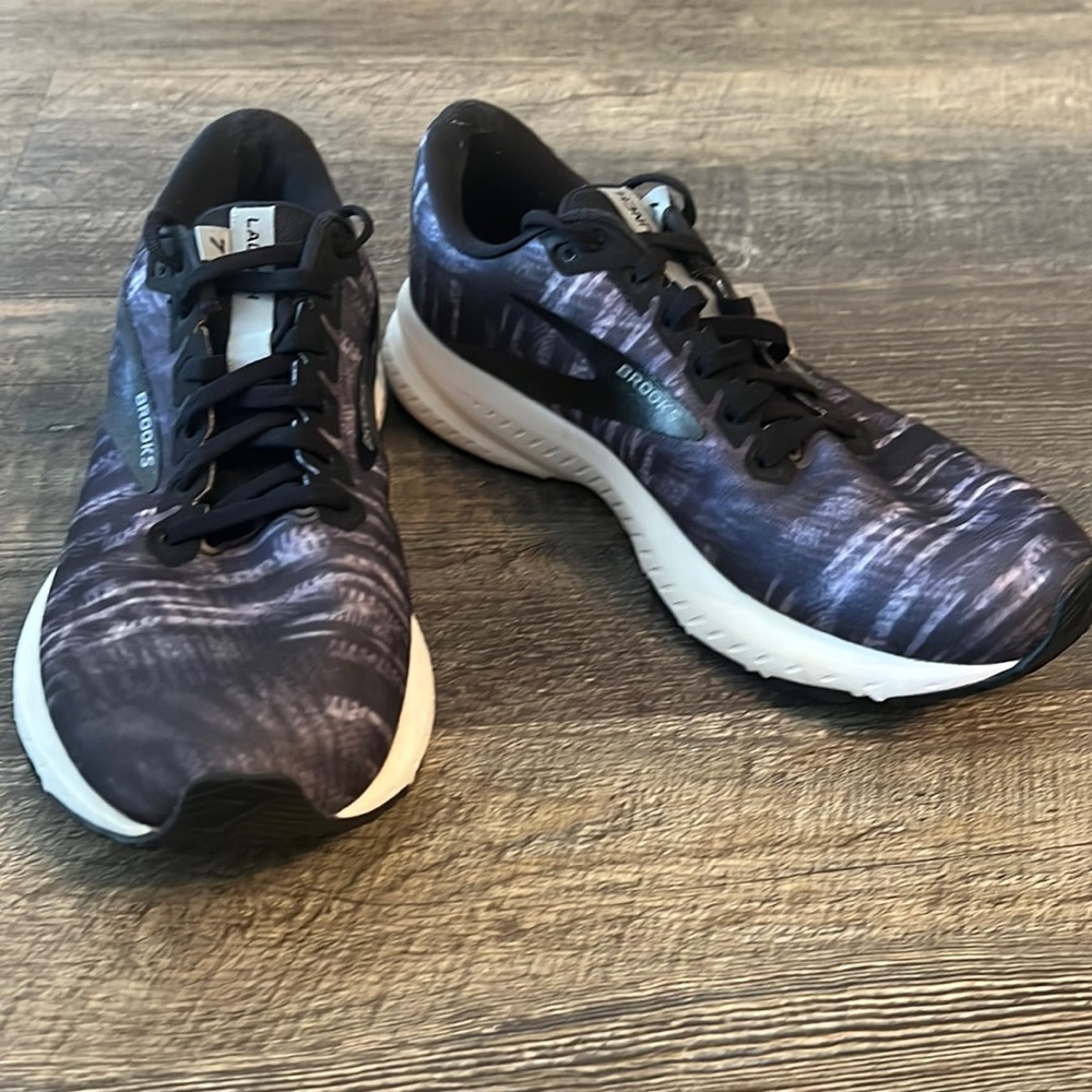 Brooks Launch 7 Size 9